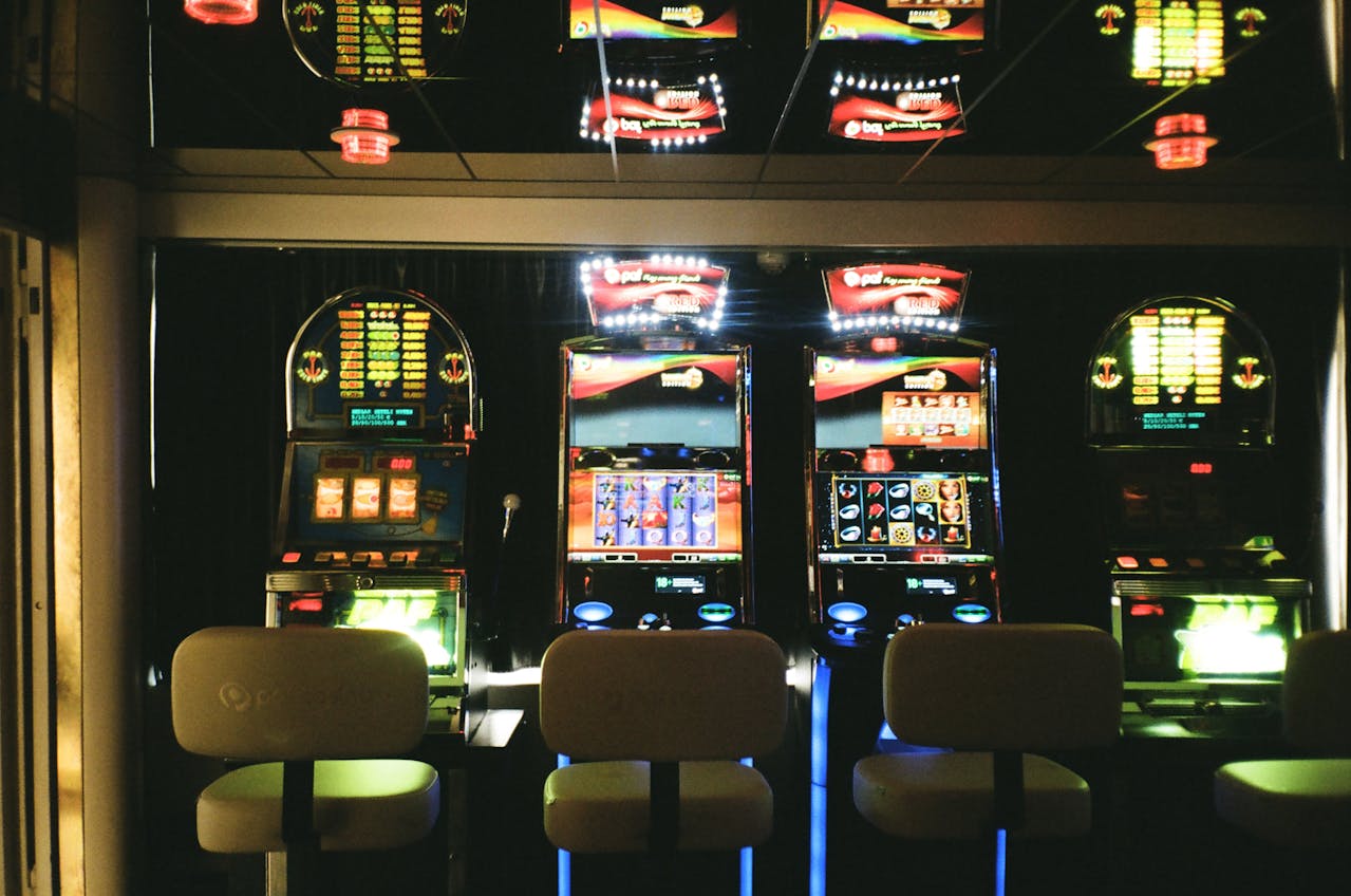 Online Slot Machines: The Tips and Tricks You Need To Know About